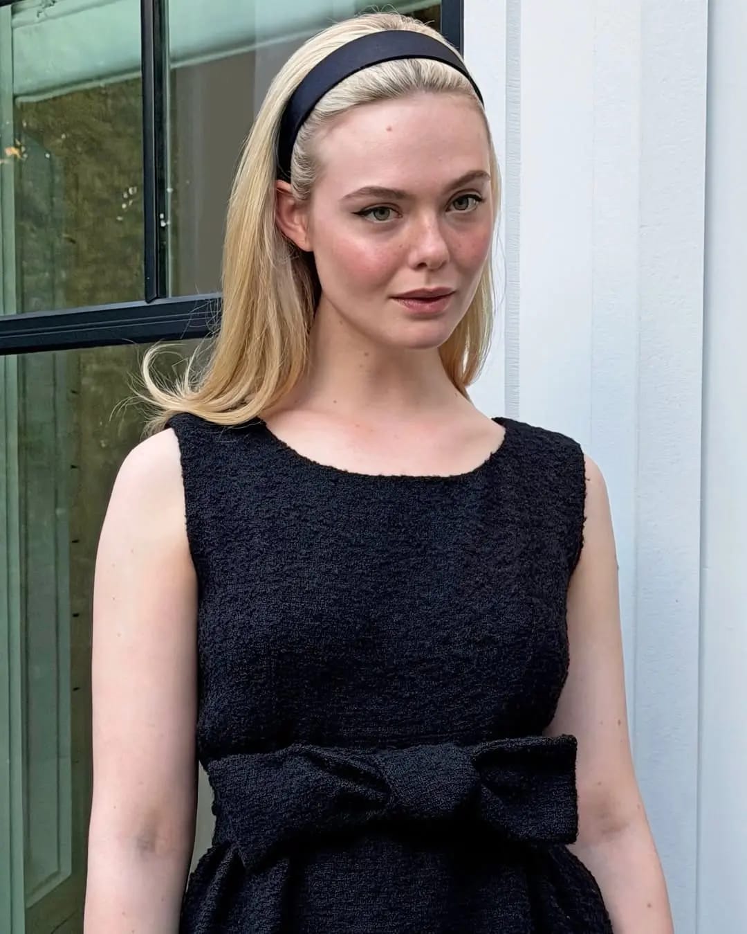 Elle Fanning hair band